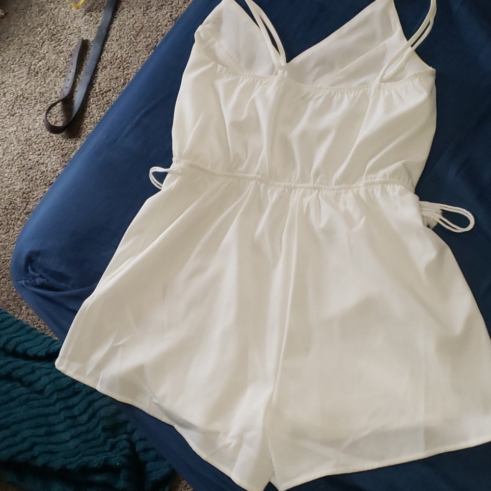 Romper - Picture 3 of 4